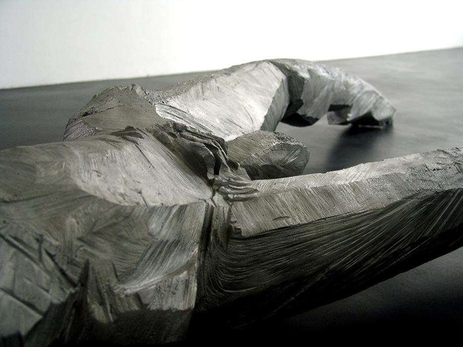 Agnes Keil, Liegender, Aluminiumguss, 223cm lang, 2020